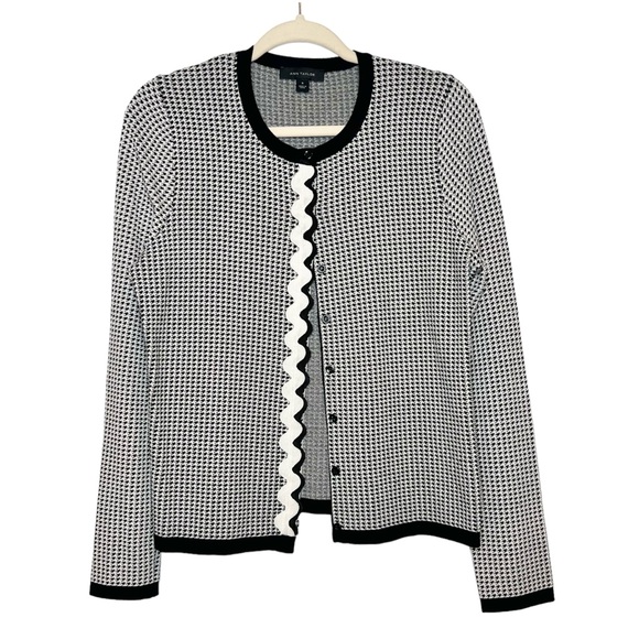 ANN TAYLOR Houndstooth Cardigan. Size Medium - Picture 2 of 8